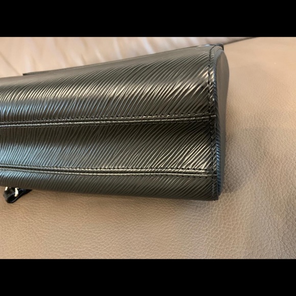 Louis Vuitton twist GM epi black - Picture 6 of 8